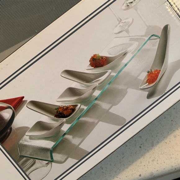 Set of 6 ceramic tasting spoons with glass tray